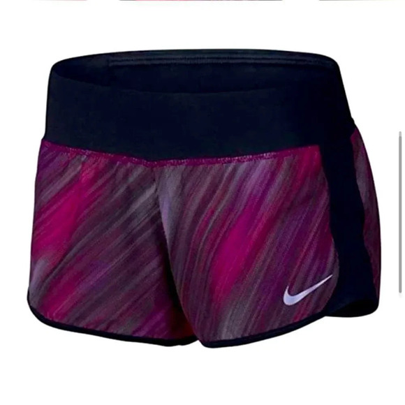 - NIKE WOMENS LIGHT STREAK CREW
PRINTED DRY FIT REFLECTIVE RUNNING
SHORTS SIZE M - Picture 3 of 11